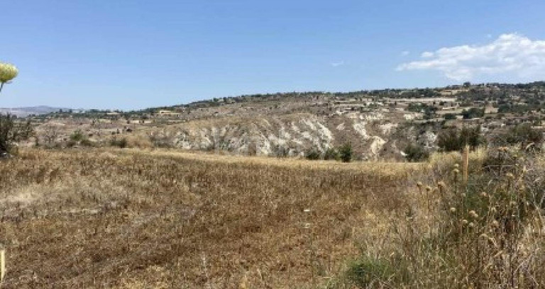 Campo agrícola a la venta en Paphos