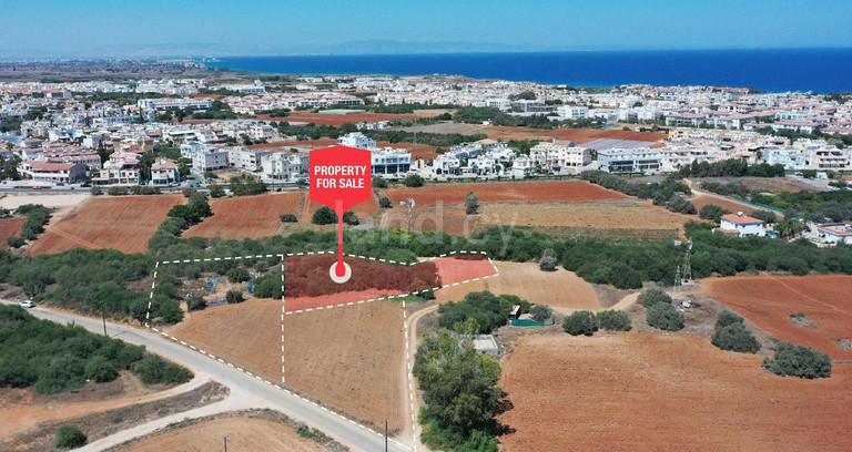 Wohngebiet in Paralimni zu verkaufen