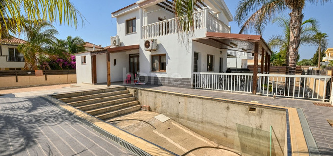 Villa in Ayia Thekla zu verkaufen