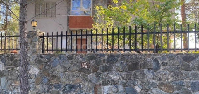 Вилла на продажу в Лимассол