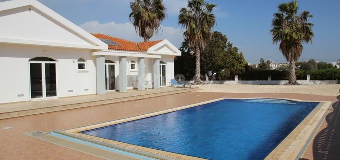 Bungalow a la venta en Ayia Thekla