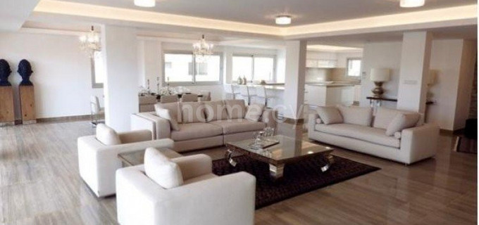 Apartamento en la planta superior a la venta en Limassol