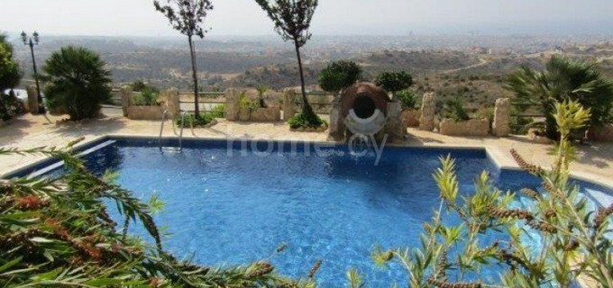 Villa to rent in Limassol