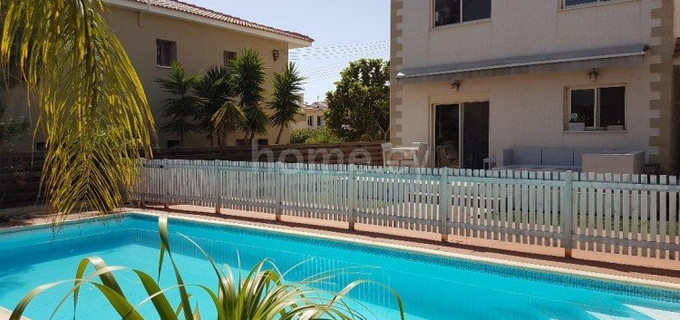 Villa à vendre à Limassol