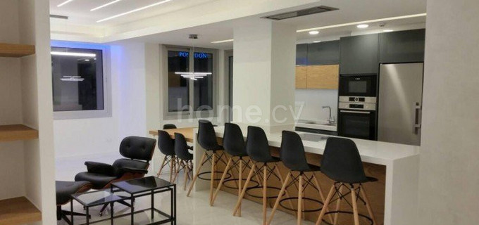 Apartamento en la planta superior para alquilar en Limassol