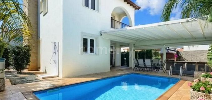 Villa for sale in Pernera