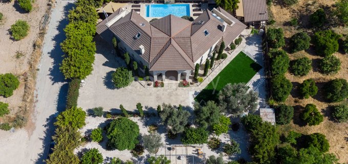 Villa for sale in Germasogeia