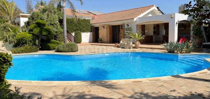 Villa à vendre à Limassol