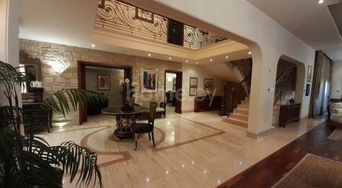 Villa to rent in Limassol