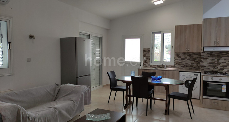 Lägenhet på högst våning att hyra i Paphos