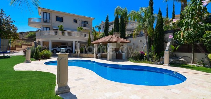 Villa à vendre à Limassol