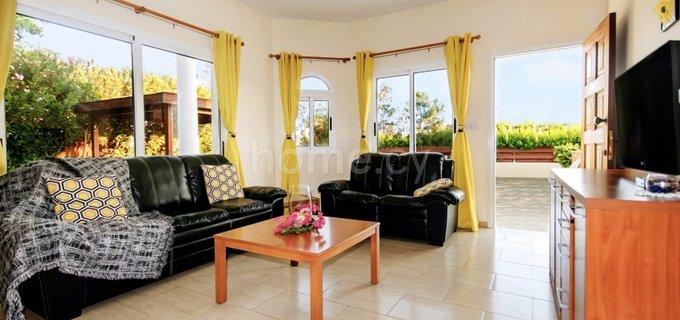 Villa to rent in Peyia