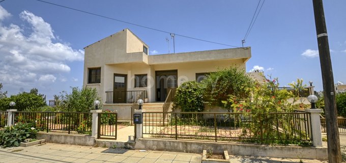 Villa for sale in Deryneia