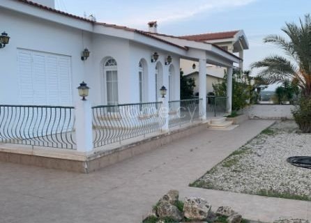 Villa in Nicosia zu vermieten