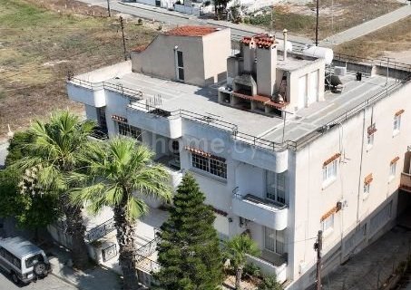 Bottenvåningslägenhet till salu i Nicosia