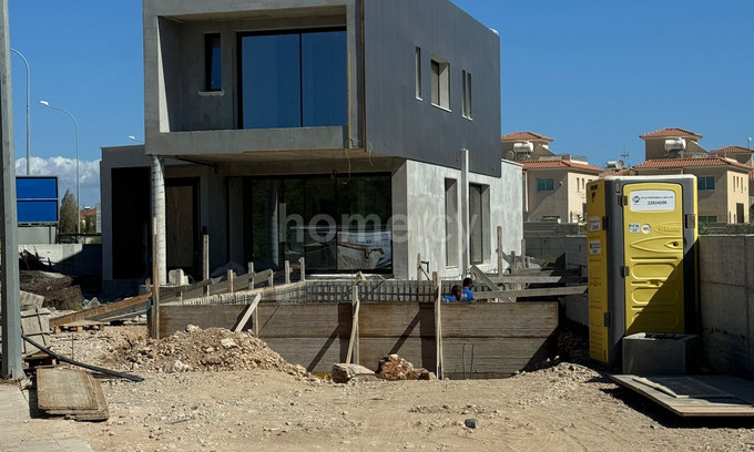 Villa for sale in Pernera