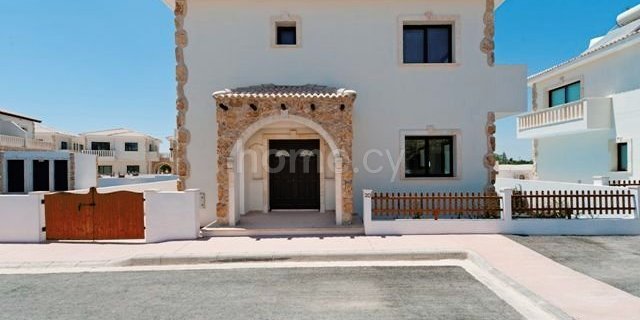 Link-detached house for sale in Avgorou