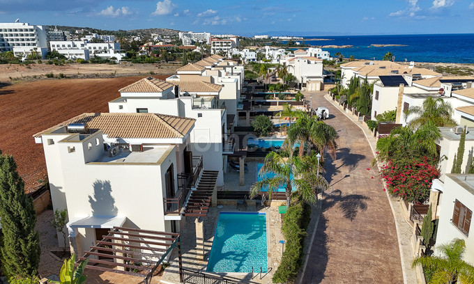 Villa for sale in Cape Greko