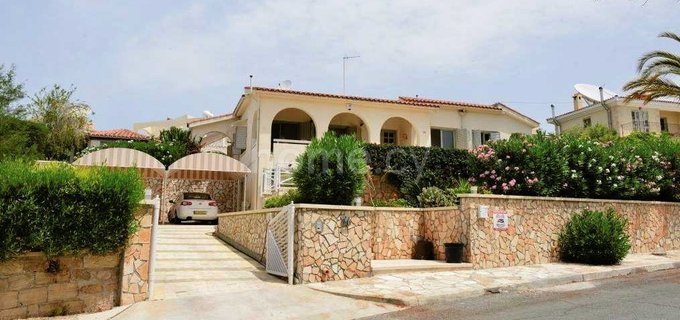 Villa in Peyia zu verkaufen