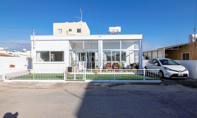 Villa a la venta en Deryneia