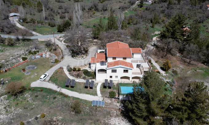 Вилла на продажу в Лимассол