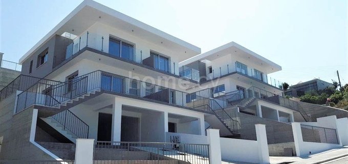 Смежный дом на продажу в Пафос