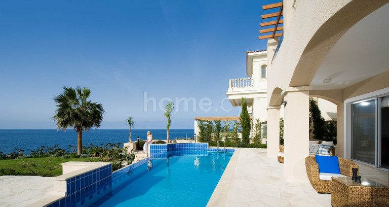 Villa a la venta en Peyia