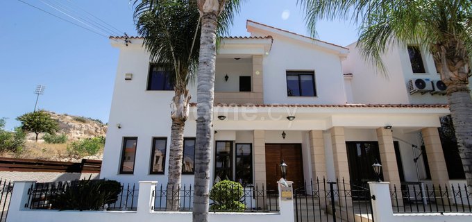 Casa semi independiente a la venta en Larnaca