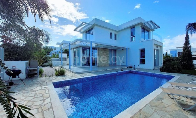 Villa for sale in Cape Greko