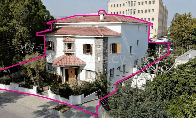 Villa in Nicosia zu verkaufen