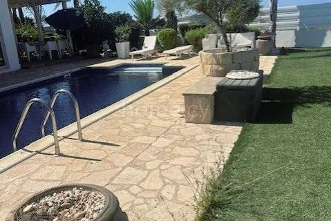 Villa to rent in Paphos