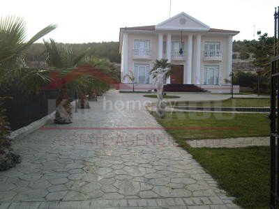 Villa in Larnaca zu verkaufen