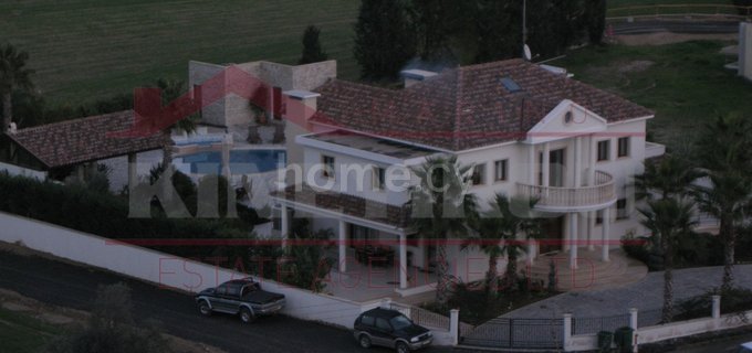 Villa in Nicosia zu verkaufen