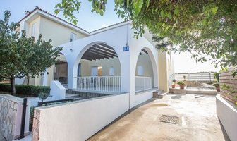 Villa in Ayia Triada zu verkaufen