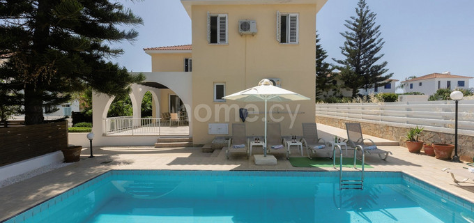 Villa in Ayia Triada zu verkaufen