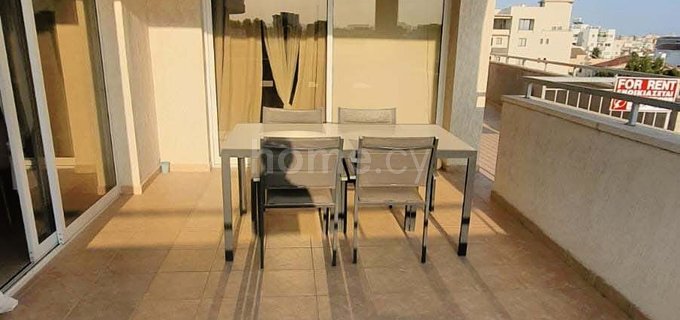 Top floor apartment to rent in Larnaca