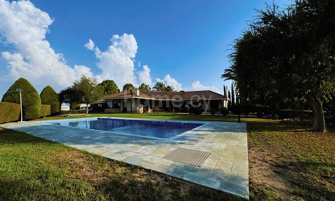 Villa a la venta en Nicosia