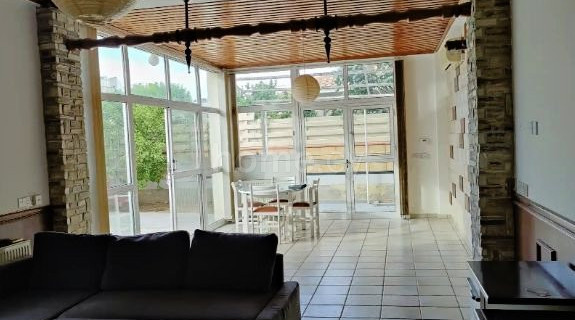 Apartamento en la planta baja para alquilar en Nicosia