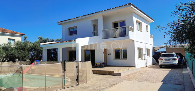 Villa in Paralimni zu verkaufen