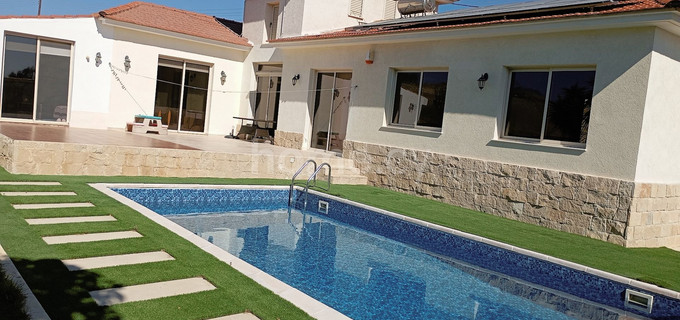 Bungalow for sale in Limassol