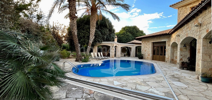 Villa à vendre à Limassol