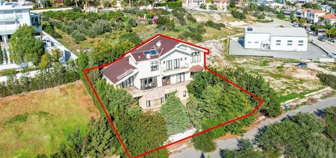 Villa à vendre à Limassol