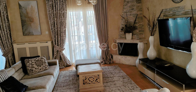 Penthouse apartment to rent in Germasogeia