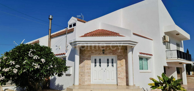 Villa a la venta en Deryneia