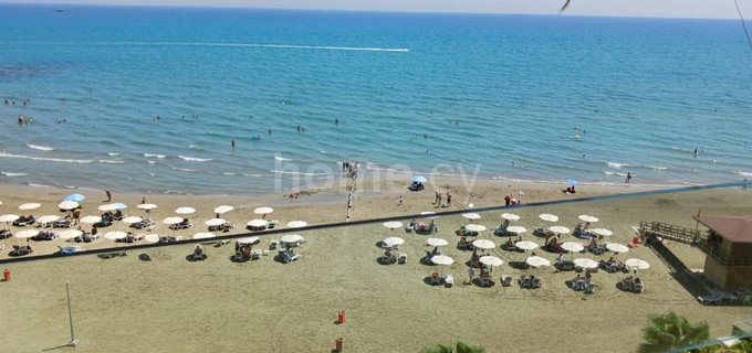 Top floor apartment to rent in Larnaca