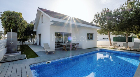 Villa to rent in Larnaca