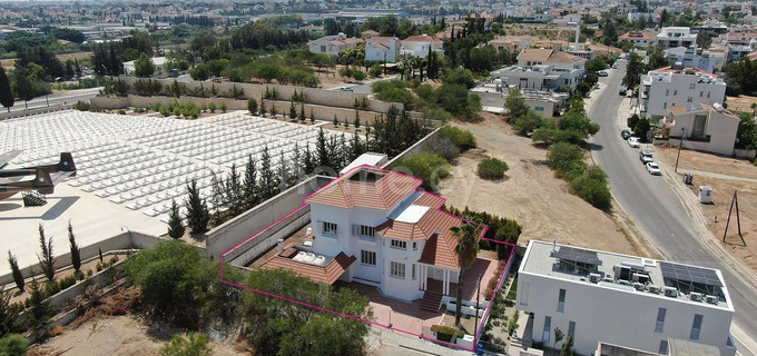 Villa in Nicosia zu verkaufen