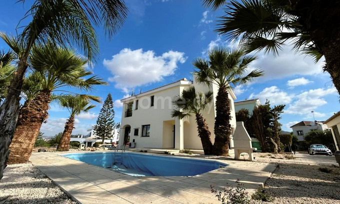 Villa for sale in Paphos