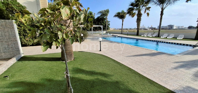 Top floor apartment to rent in Larnaca