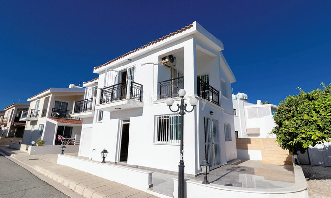 Villa for sale in Larnaca